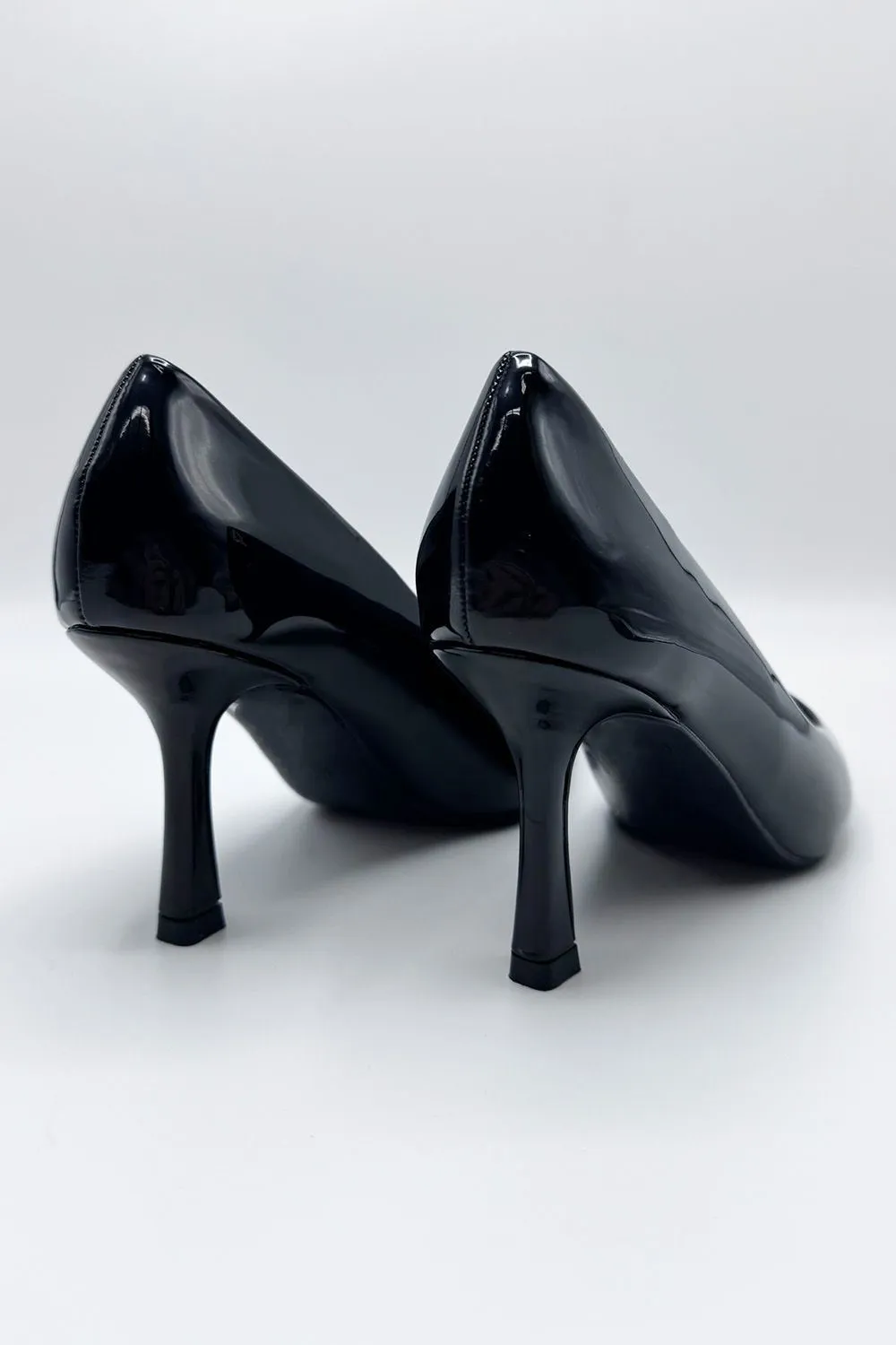 Aradia Mid Court Shoe Heels in Black