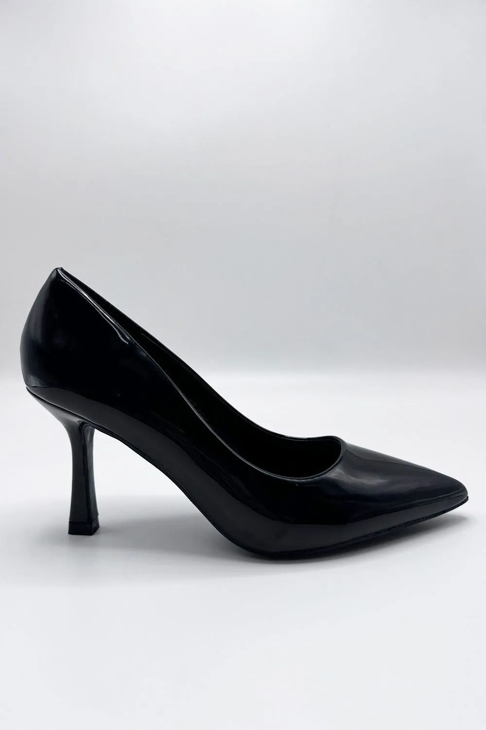 Aradia Mid Court Shoe Heels in Black