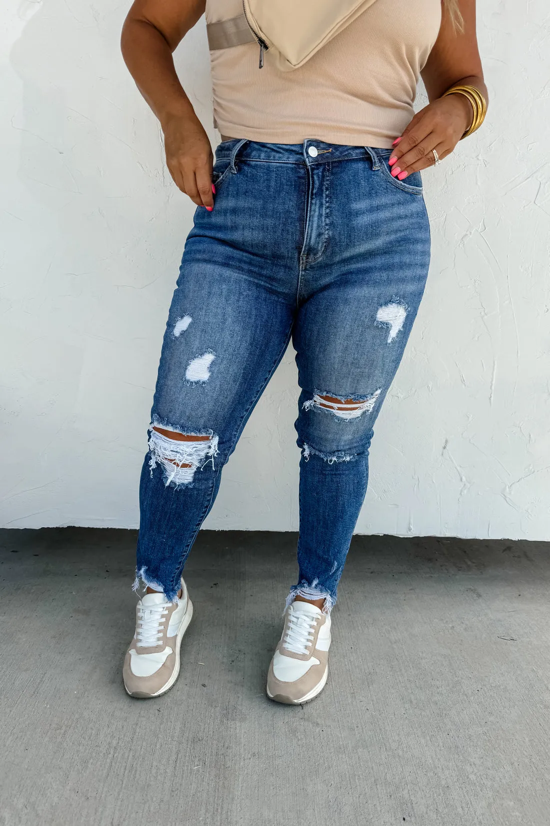 BILLIE DARK WASH DISTRESSED SKINNY JEANS