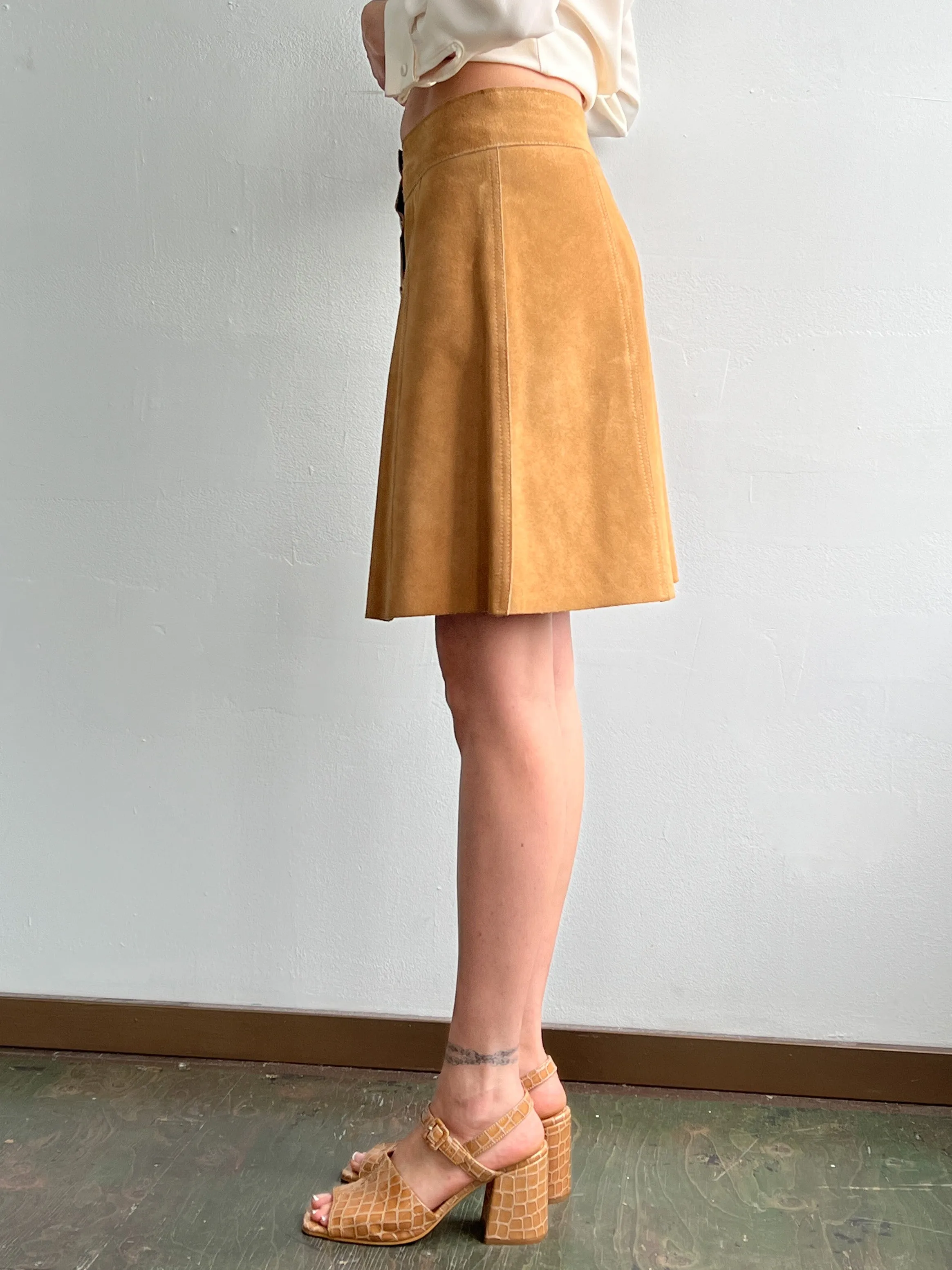 Camel Suede Snap Skirt (S)