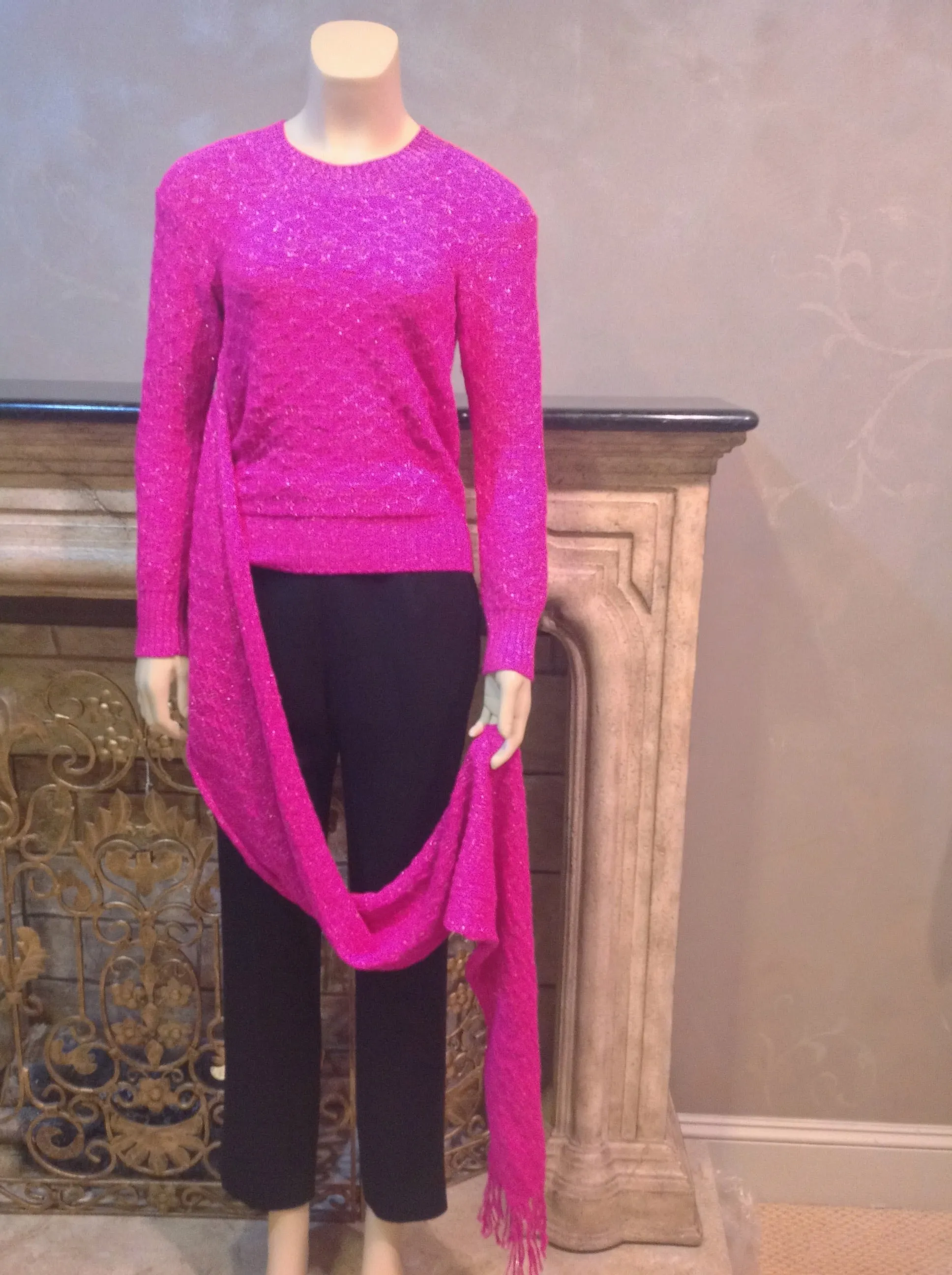 Chanel 2012 Fall 12A Pink Fuchsia Sweater w attached Scarf FR 34