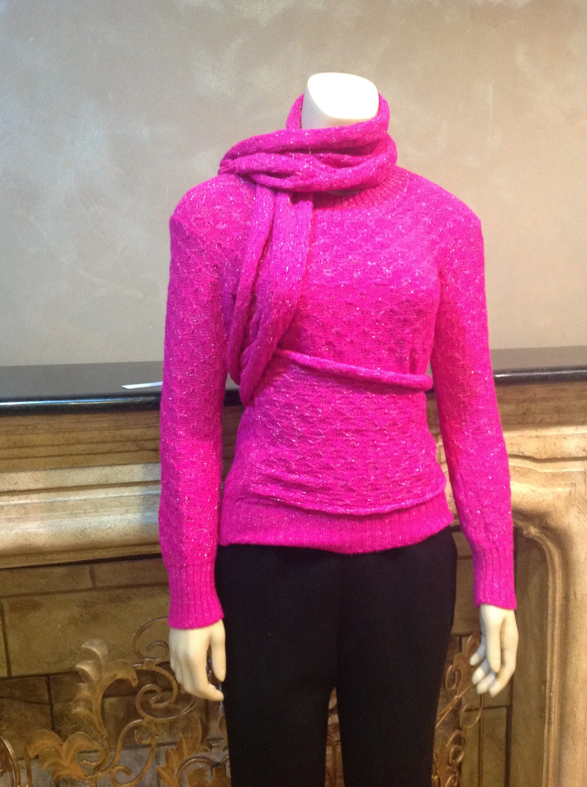 Chanel 2012 Fall 12A Pink Fuchsia Sweater w attached Scarf FR 34