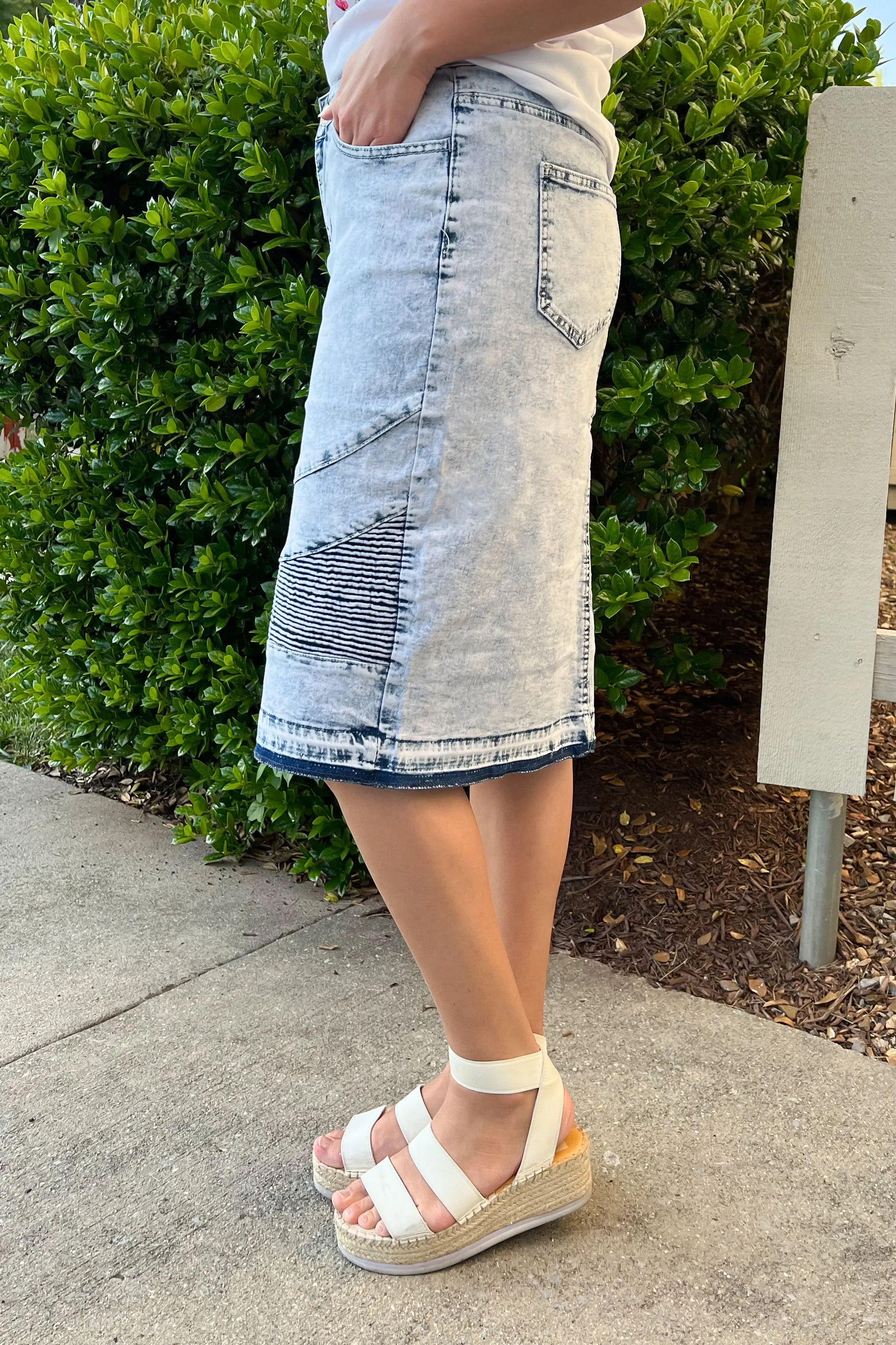 Devyn Moto Denim Skirt in Acid Wash