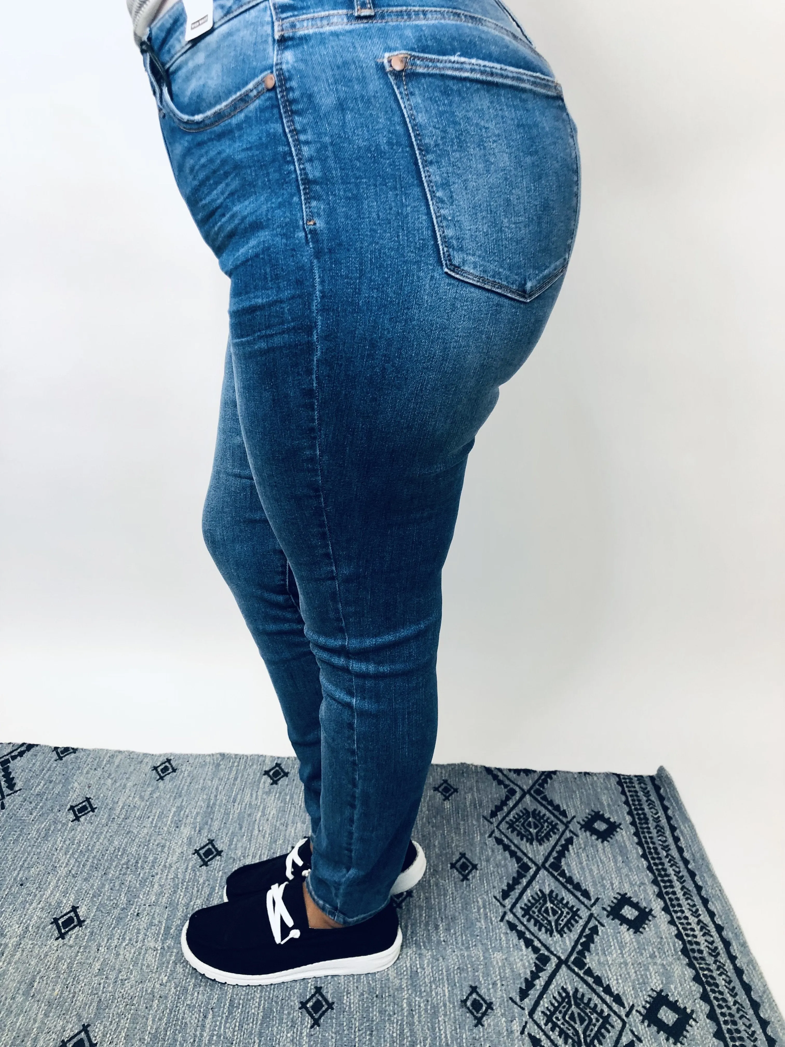 #K524 Eyes On Me Tummy Control Judy Blue Jeans