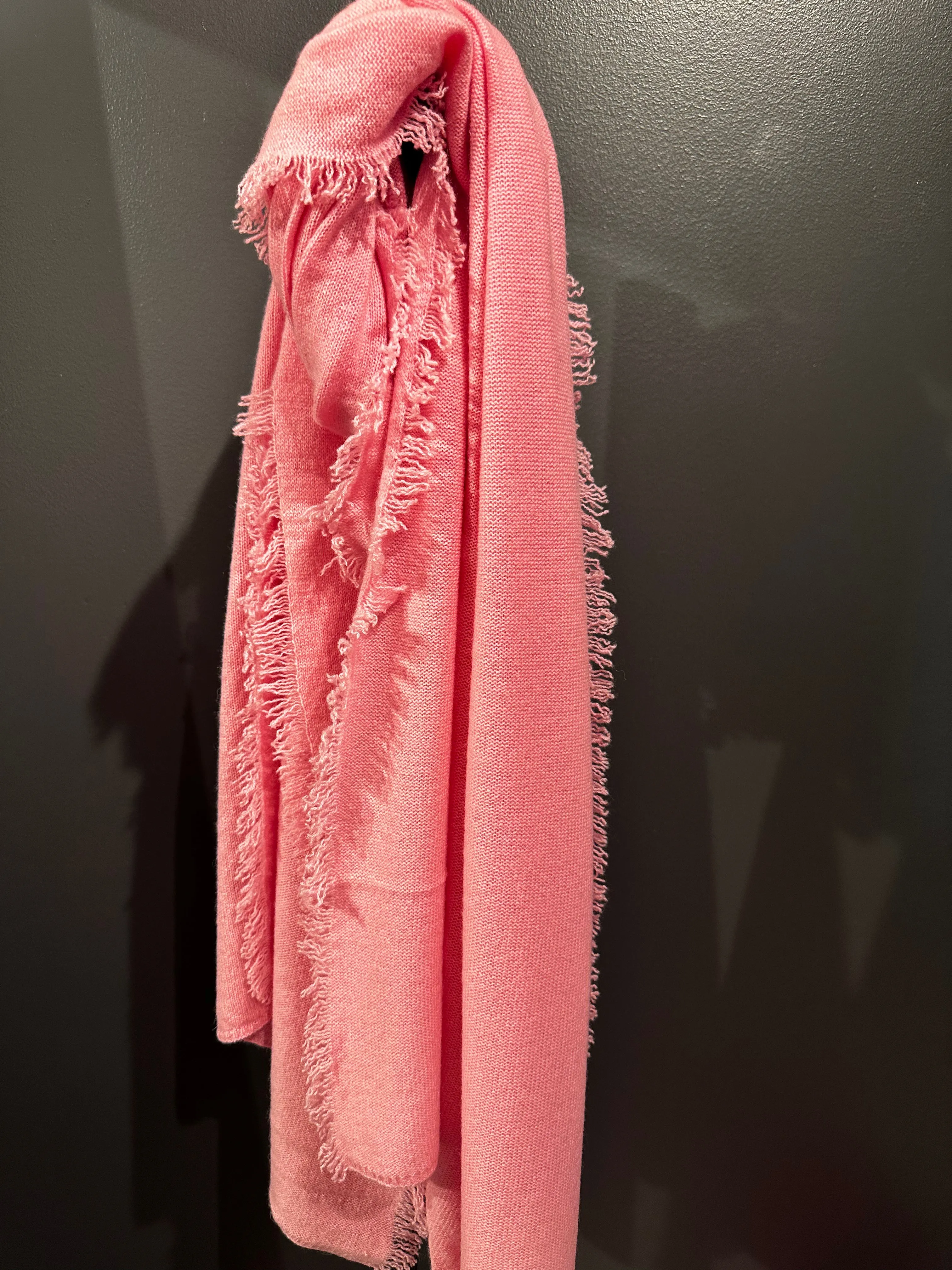 Tiburon Cashmere Scarf bubble gum pink